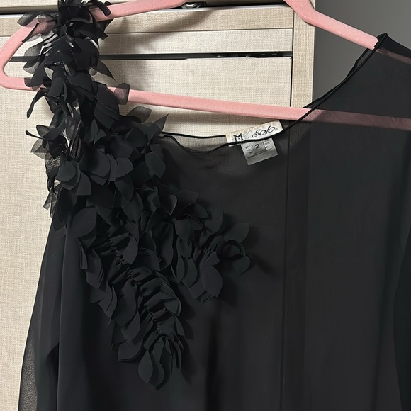 MK SOLO size 2 fits like a size 6-8 black blouse - Picture 2 of 5